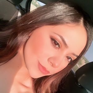 Meet your Posher, Roxanna